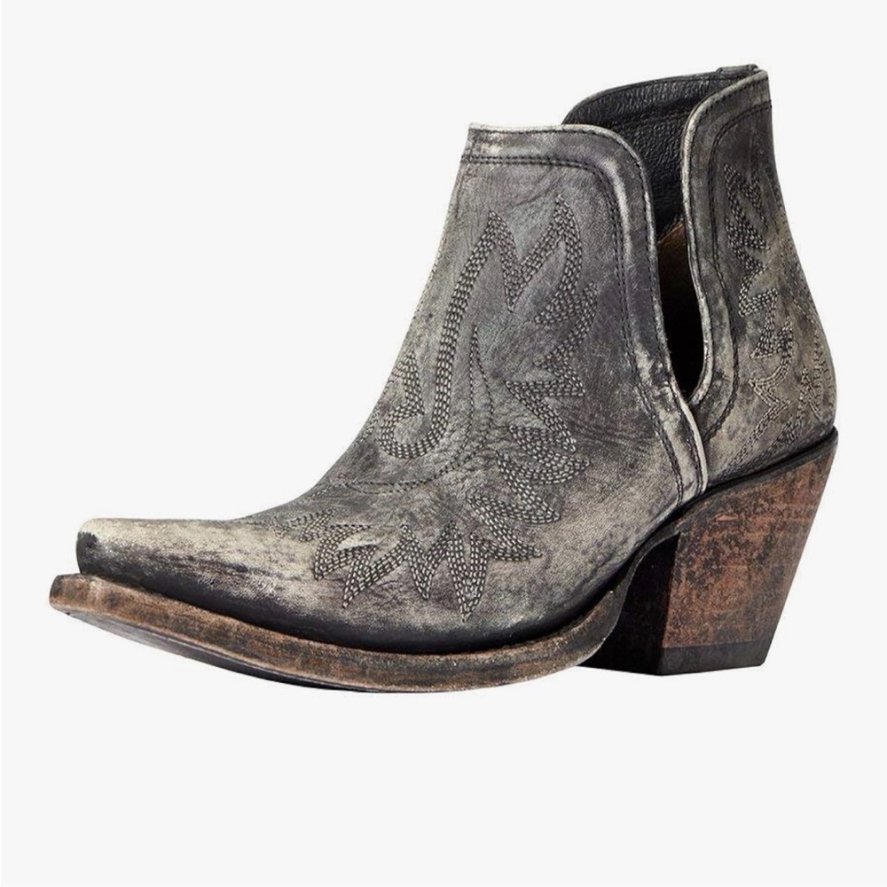 Ariat Dixon Distressed Black Booties New no box